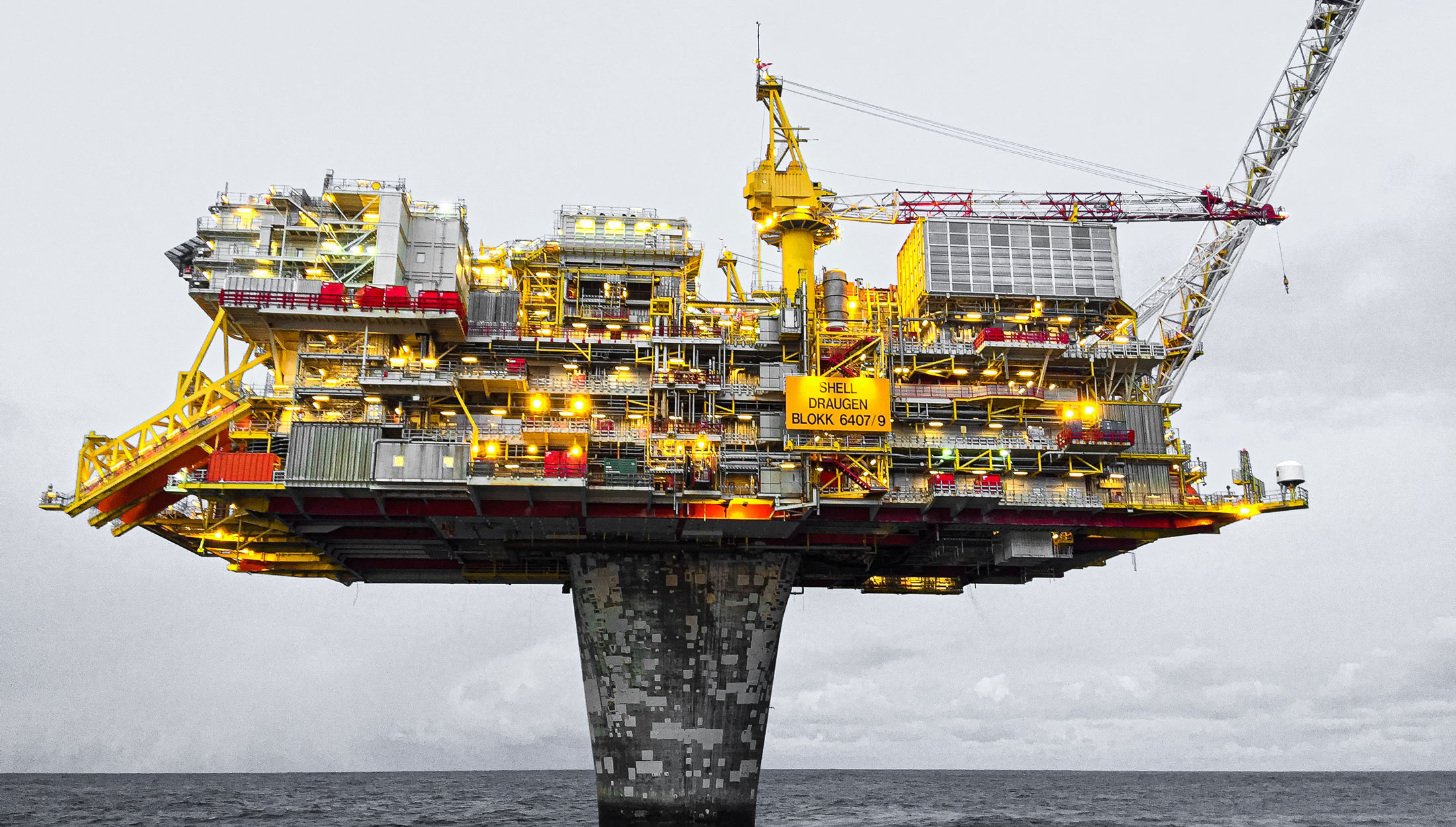 oilplatform2 uitzendbureau, uitzenden, personeel, technisch personeel, lasser, lassen, ijzerwerker, werken bij, on- en offshore, tankbouw, scheepsbouw,
